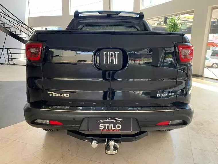 Fiat Toro Preto 9