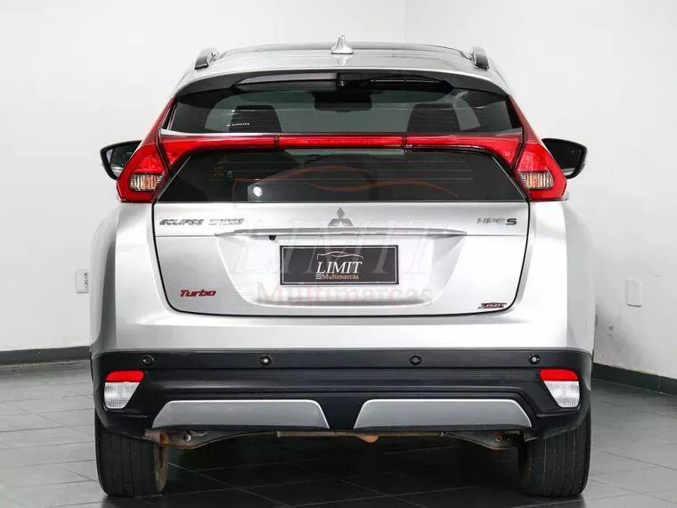 Mitsubishi Eclipse Cross Prata 7