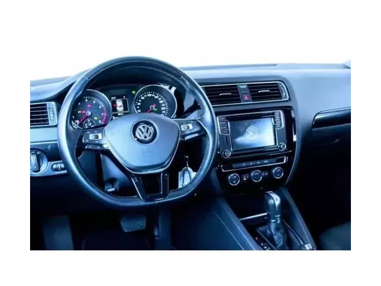 Volkswagen Jetta Preto 1