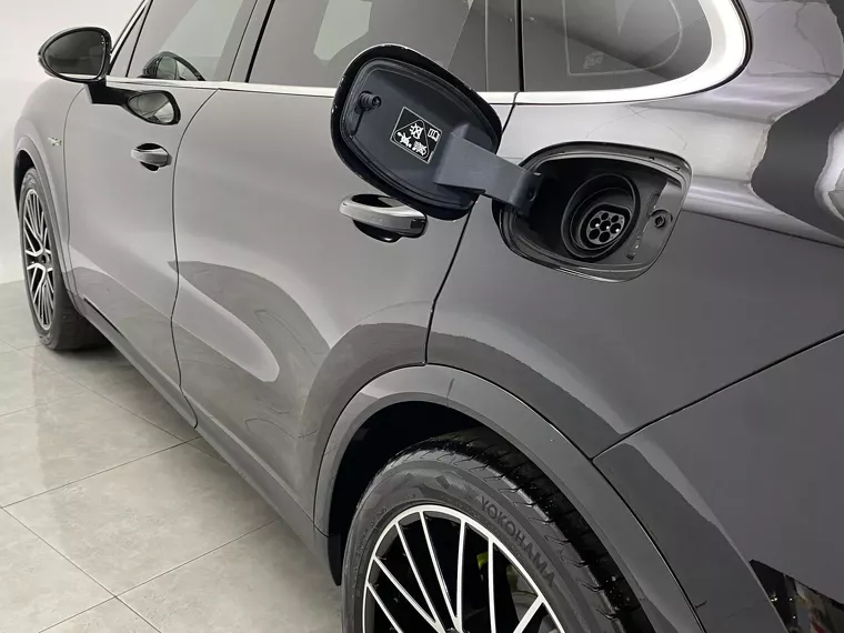 Porsche Cayenne Preto 12