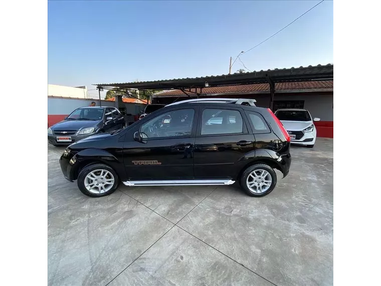 Ford Fiesta Preto 4