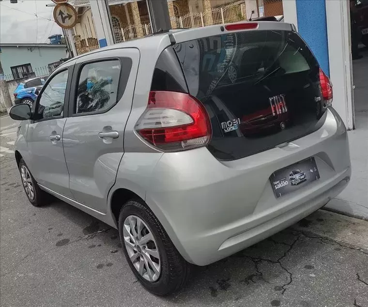 Fiat Mobi Prata 6