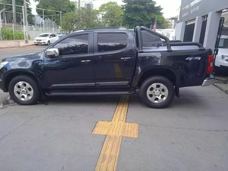 Chevrolet S10 Preto 24