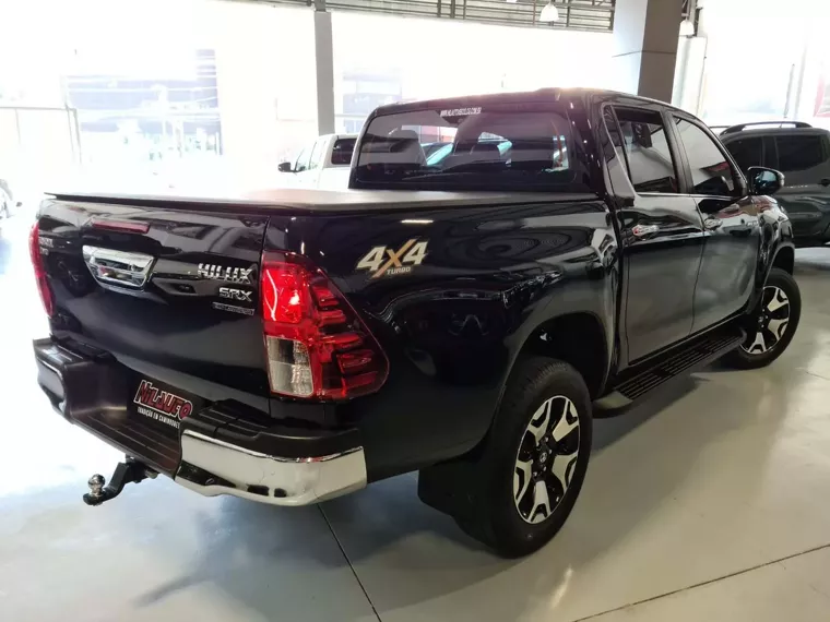 Toyota Hilux Preto 8