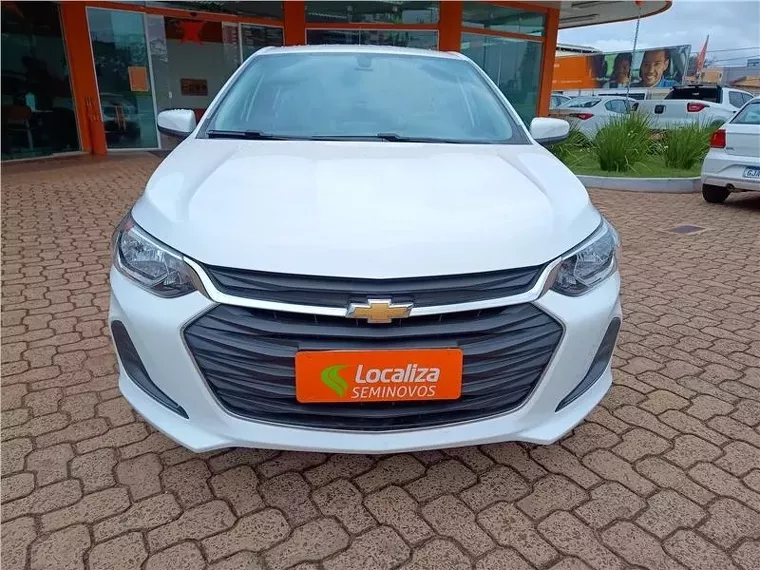 Chevrolet Onix Branco 4