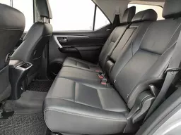 Toyota Hilux SW4