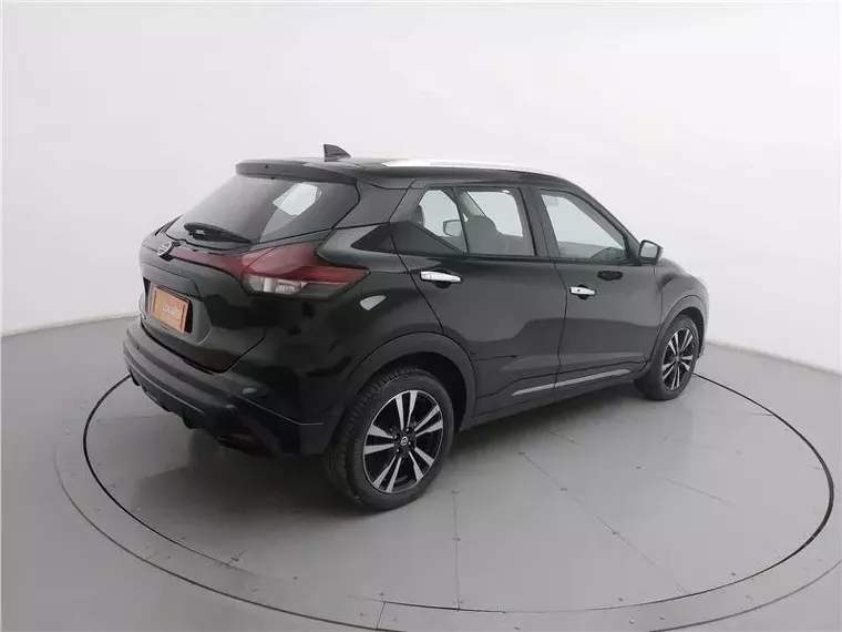 Nissan Kicks Preto 8