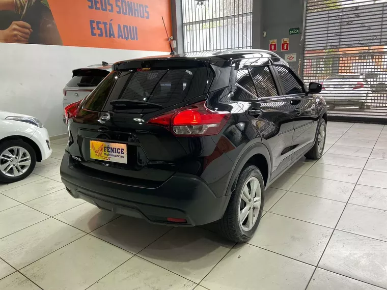 Nissan Kicks Preto 11