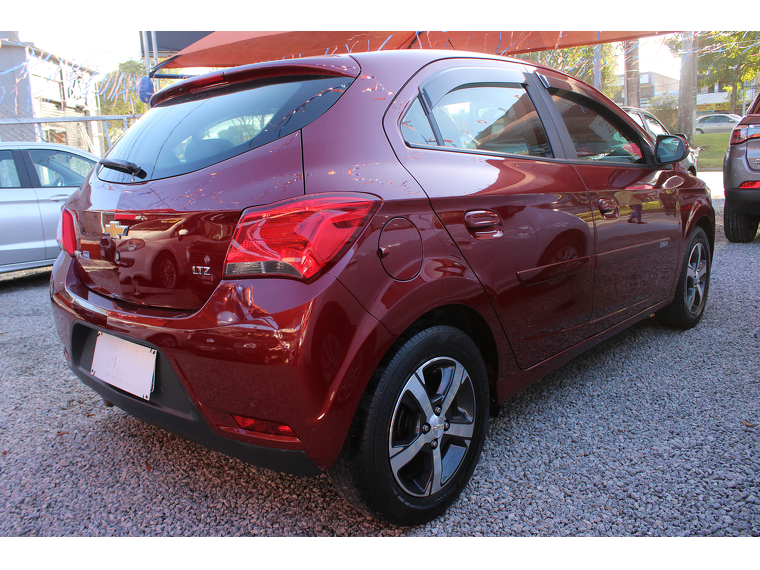 Chevrolet Onix Vermelho 7