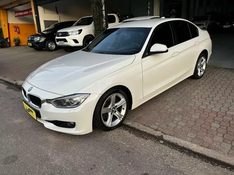 BMW 320i Branco 5