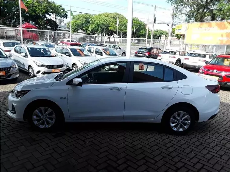 Chevrolet Onix Branco 7