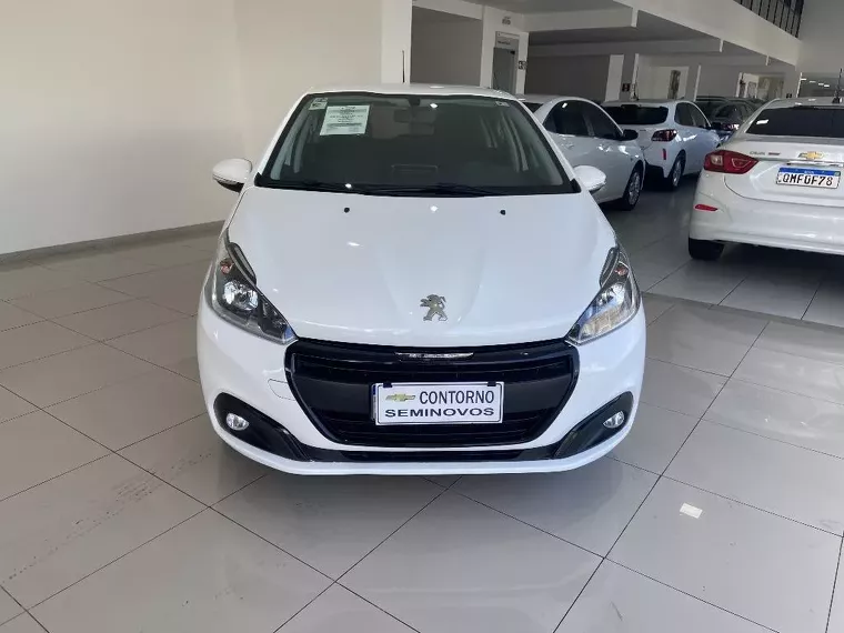 Peugeot 208 Branco 7