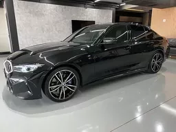 BMW 320i