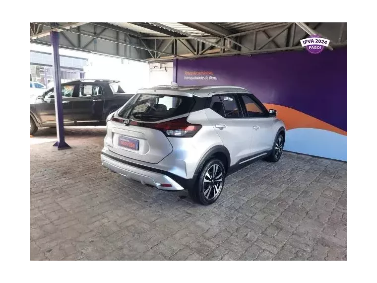 Nissan Kicks Prata 7