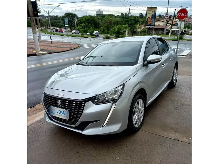 Peugeot 208 Prata 5