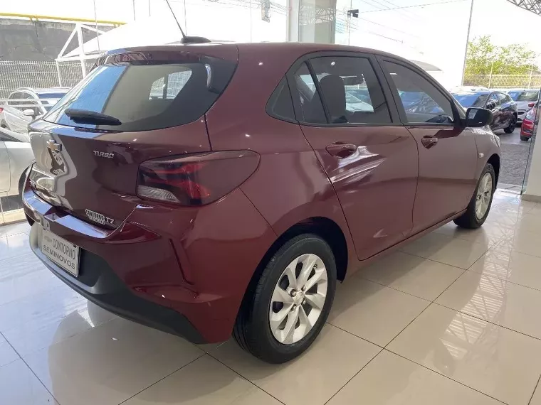 Chevrolet Onix Vermelho 9