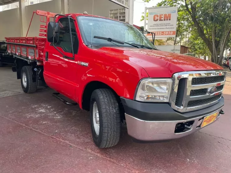 Ford F-350 Vermelho 4