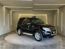 Mitsubishi Pajero Full