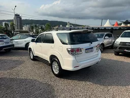 Toyota Hilux SW4