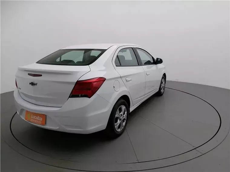 Chevrolet Onix Branco 9