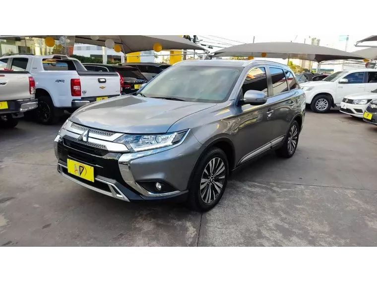 Mitsubishi Outlander Cinza 16