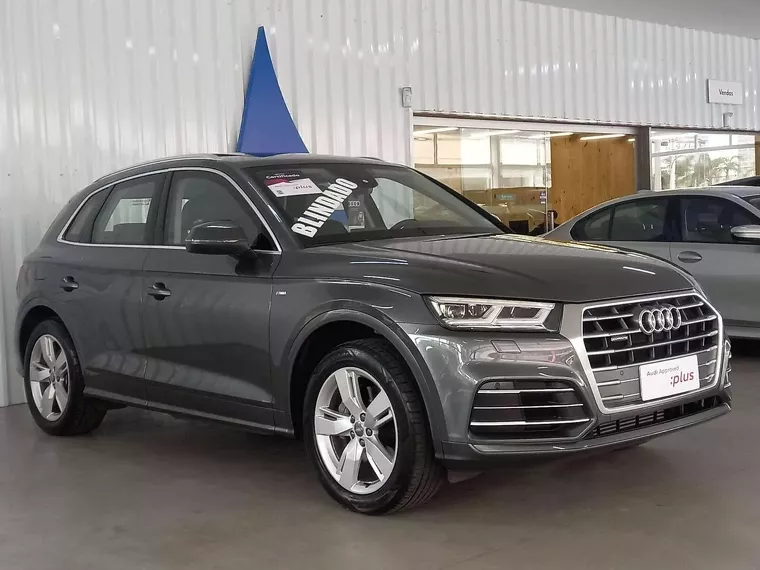 Audi Q5 Cinza 9