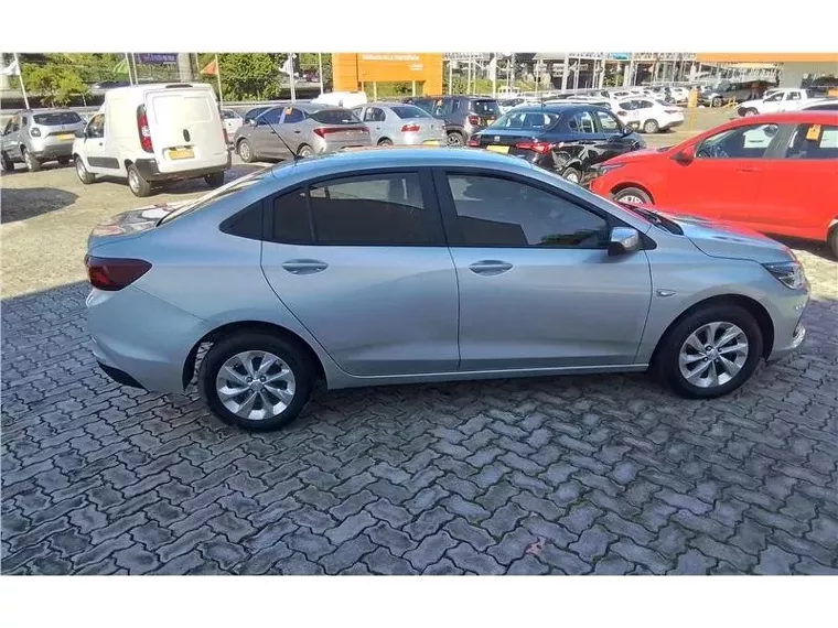 Chevrolet Onix Prata 15