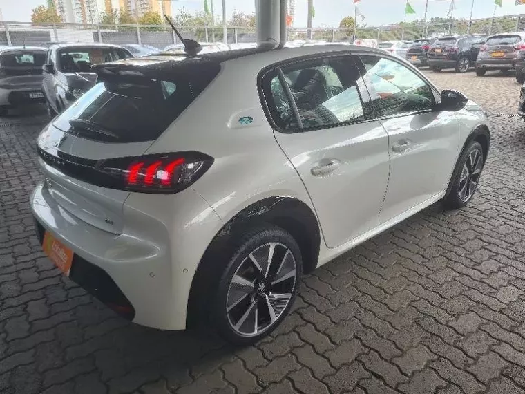 Peugeot 208 Branco 6