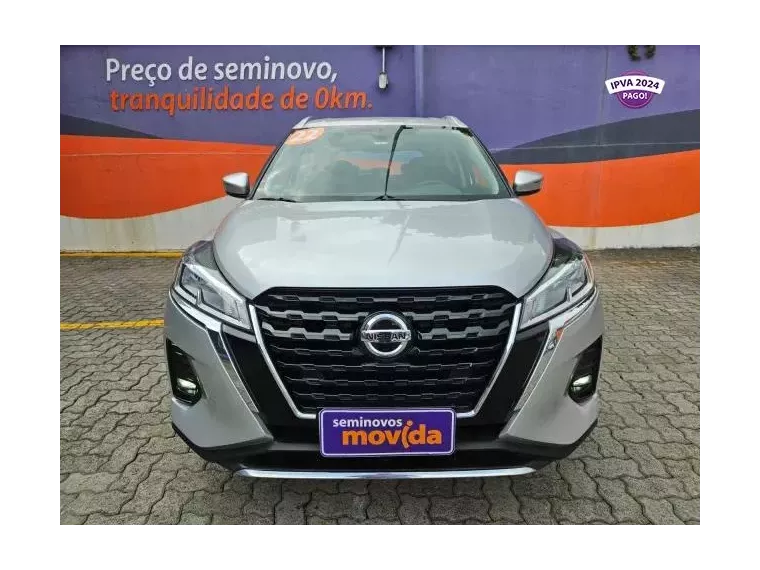 Nissan Kicks Prata 8