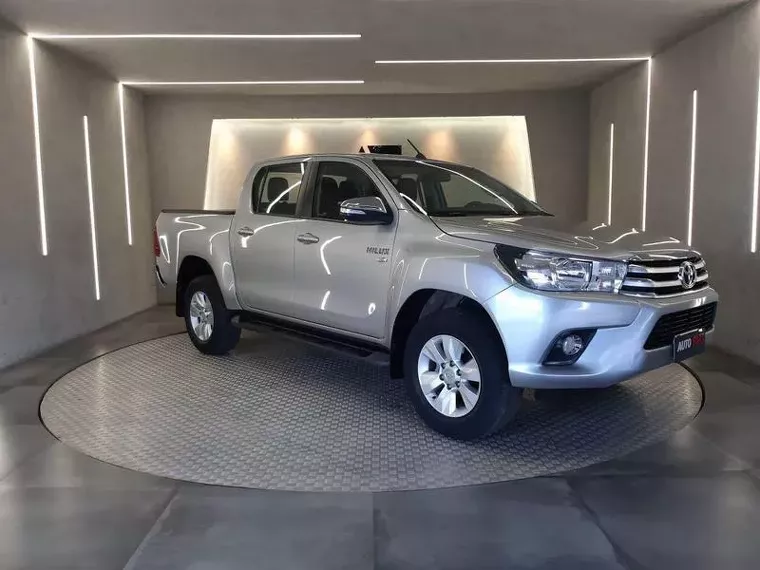 Toyota Hilux Prata 5