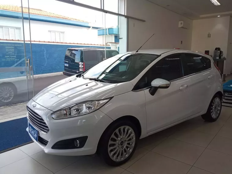 Ford Fiesta Branco 8