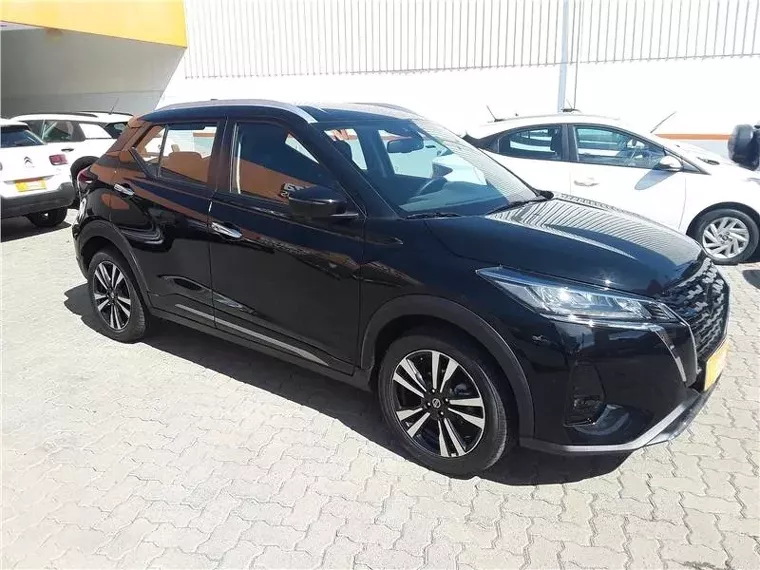 Nissan Kicks Preto 3