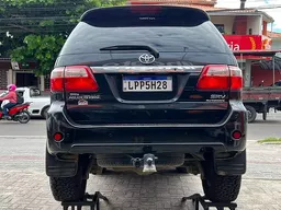 Toyota Hilux SW4