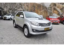 Toyota Hilux SW4