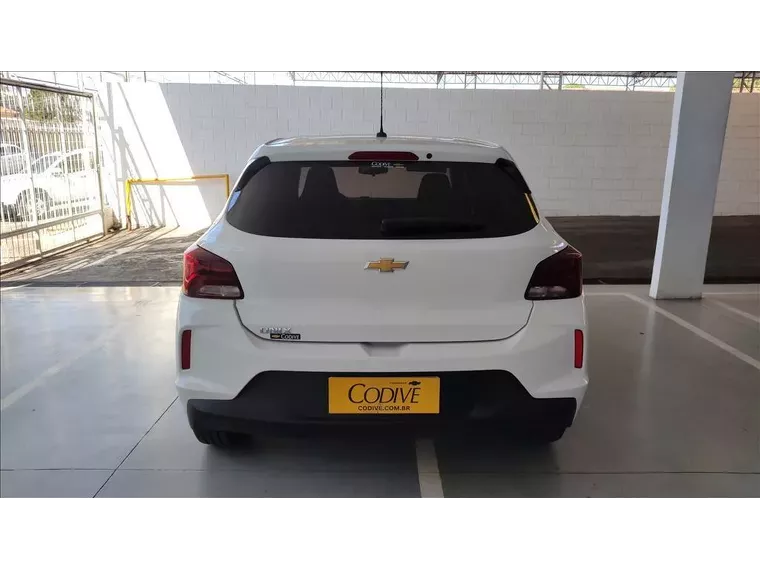 Chevrolet Onix Branco 3