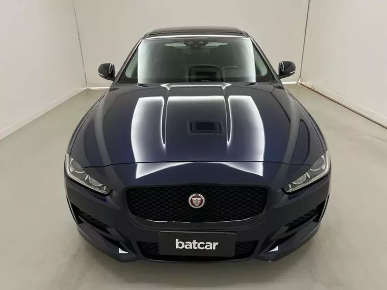 Jaguar XE Azul 12