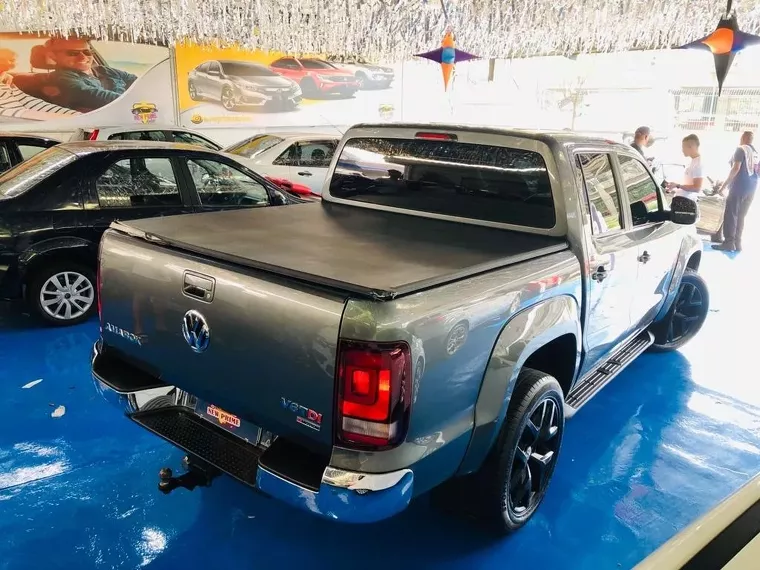 Volkswagen Amarok Cinza 2