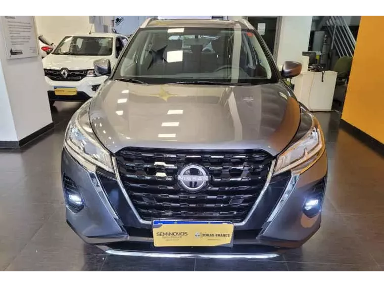 Nissan Kicks Cinza 13