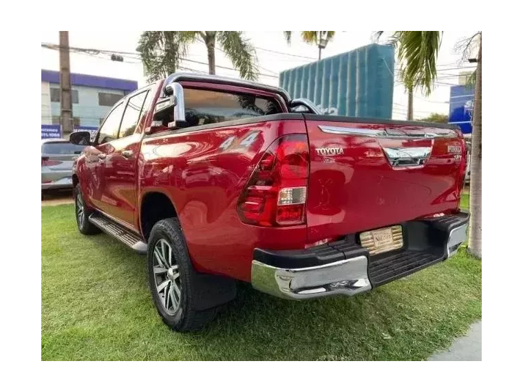 Toyota Hilux Vermelho 3