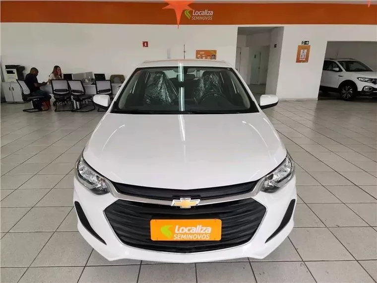 Chevrolet Onix Branco 4