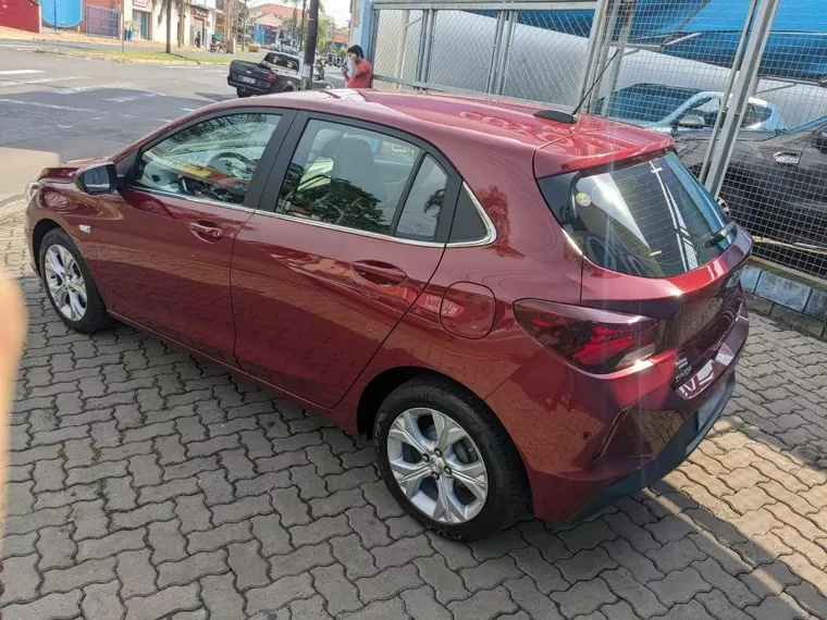 Chevrolet Onix Vermelho 14