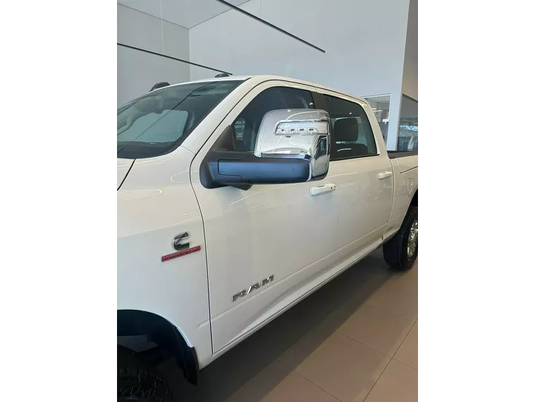 RAM 2500 Branco 10