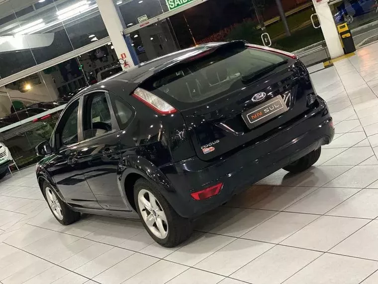 Ford Focus Preto 4