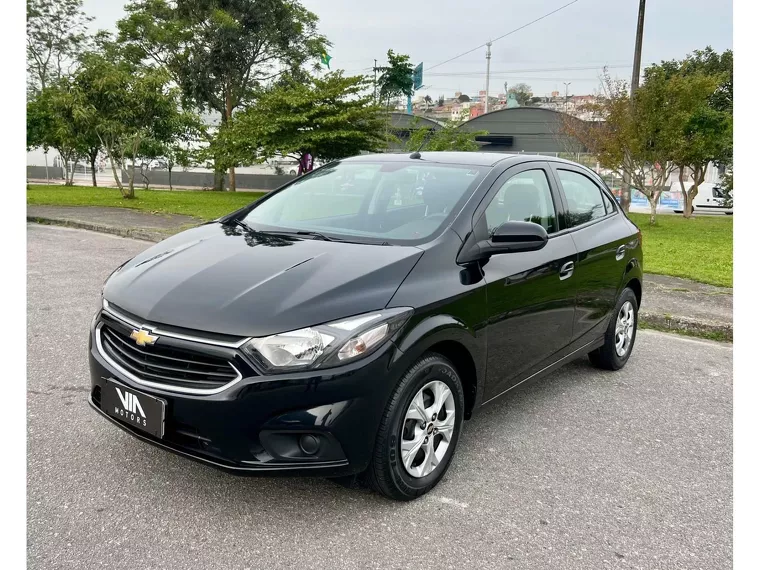 Chevrolet Onix Preto 1