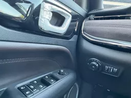 Jeep Commander