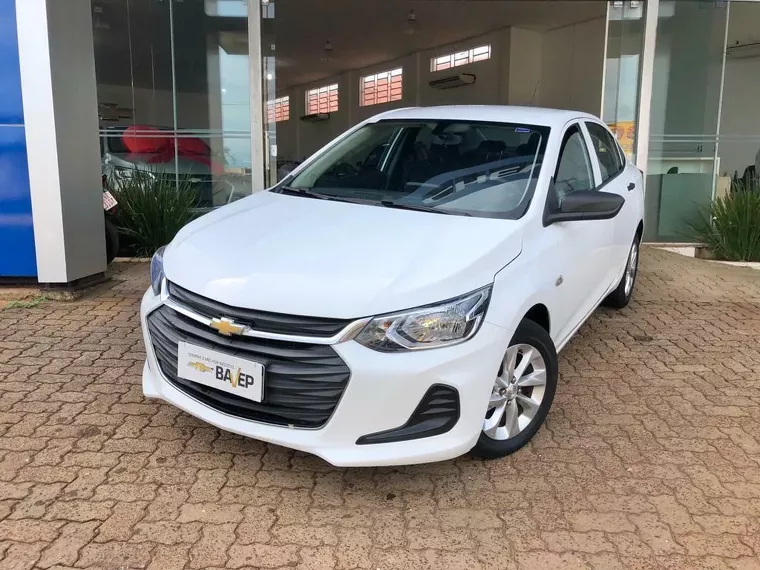 Chevrolet Onix Branco 3