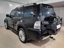 Mitsubishi Pajero Full