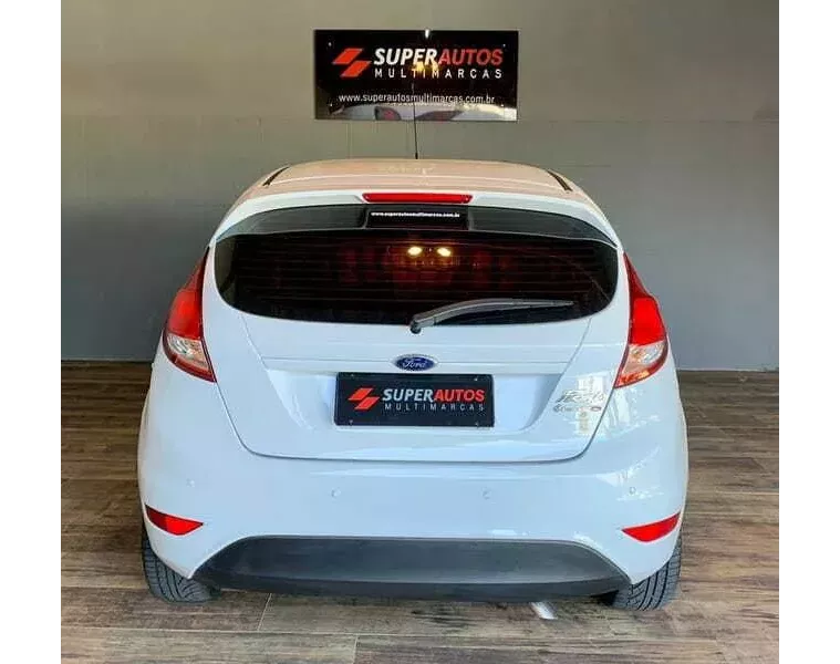 Ford Fiesta Branco 8