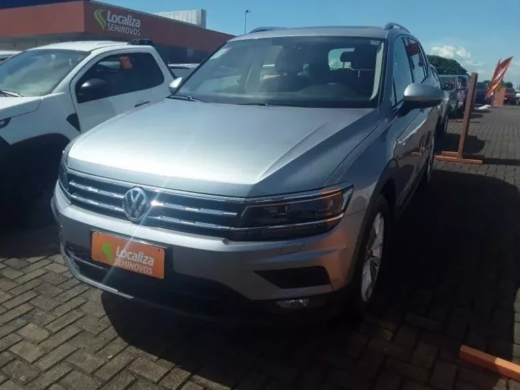 Volkswagen Tiguan Prata 1