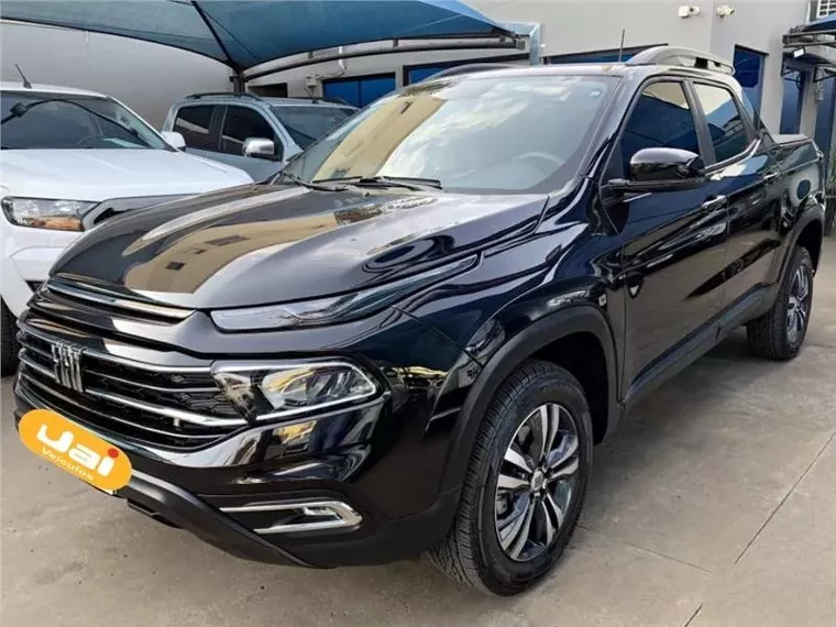 Fiat Toro Preto 1